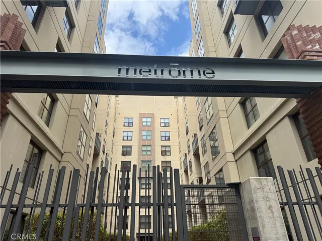 Street Gated Entrance