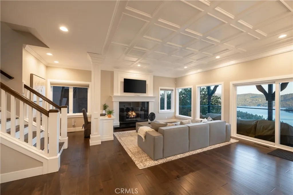 gallery-image 4