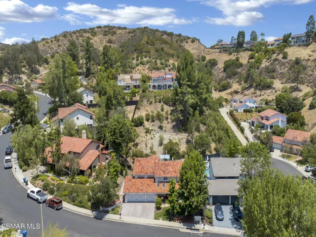 1616 Valecroft Ave -HsHProd-4-sky