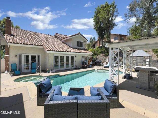 1616 Valecroft Ave -HsHProd-17-sky
