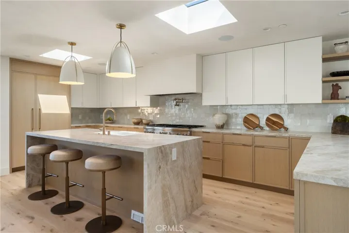 409 Crest Drive, Manhattan Beach, California 90266