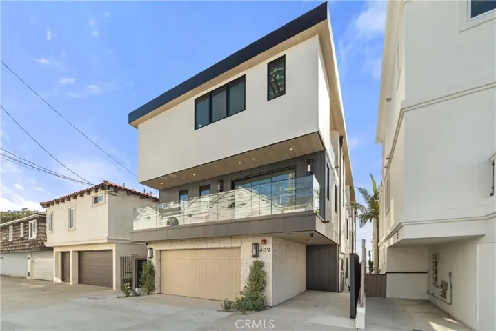 409 Crest Drive, Manhattan Beach, California 90266