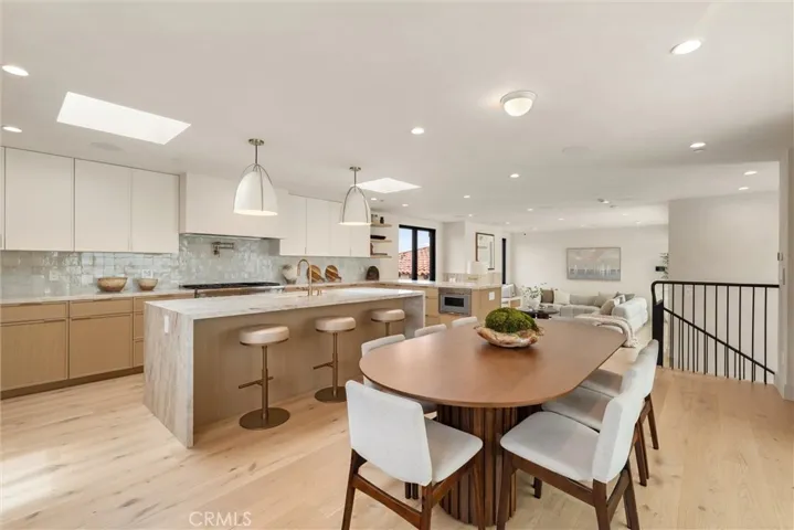 409 Crest Drive, Manhattan Beach, California 90266