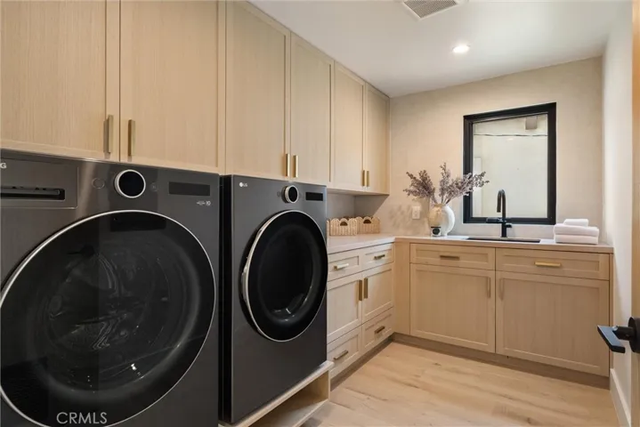 409 Crest Drive, Manhattan Beach, California 90266