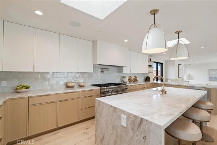409 Crest Drive, Manhattan Beach, California 90266