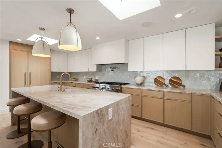 409 Crest Drive, Manhattan Beach, California 90266