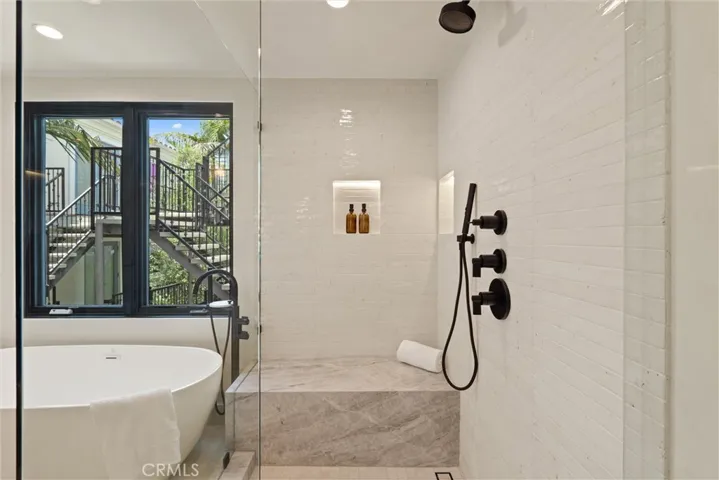 409 Crest Drive, Manhattan Beach, California 90266