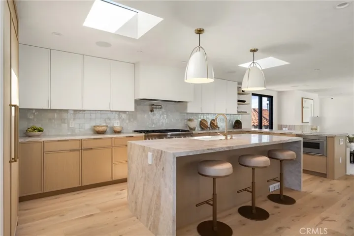 409 Crest Drive, Manhattan Beach, California 90266