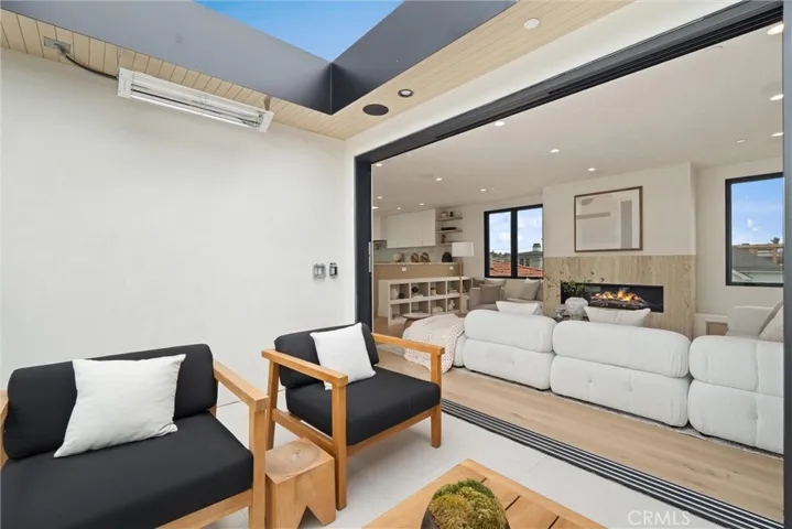 409 Crest Drive, Manhattan Beach, California 90266