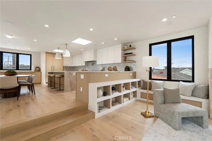 409 Crest Drive, Manhattan Beach, California 90266