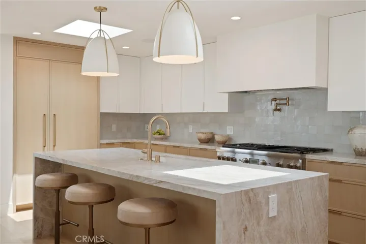 409 Crest Drive, Manhattan Beach, California 90266