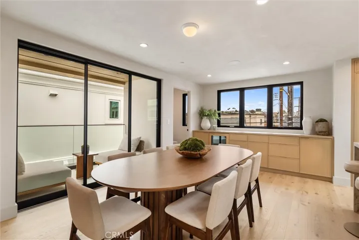 409 Crest Drive, Manhattan Beach, California 90266