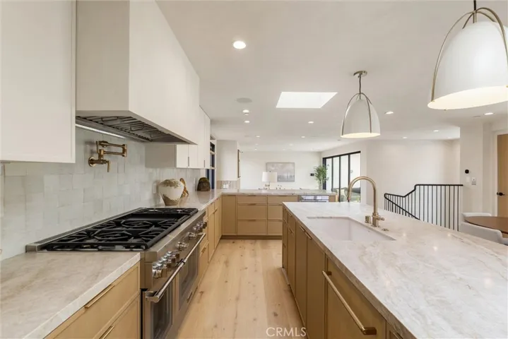 409 Crest Drive, Manhattan Beach, California 90266