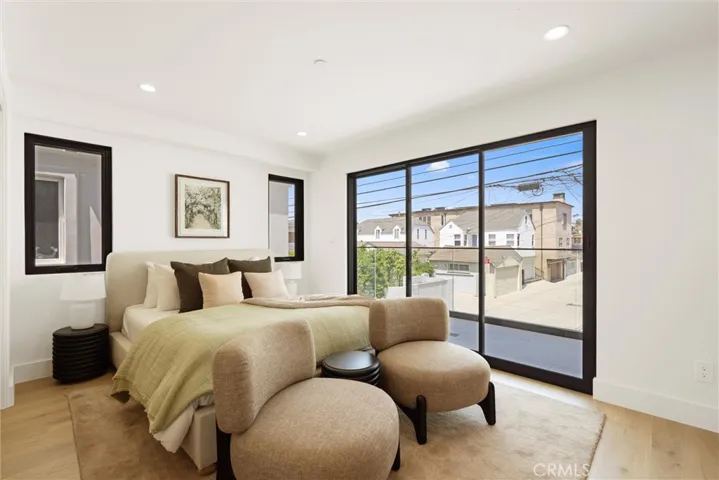 409 Crest Drive, Manhattan Beach, California 90266
