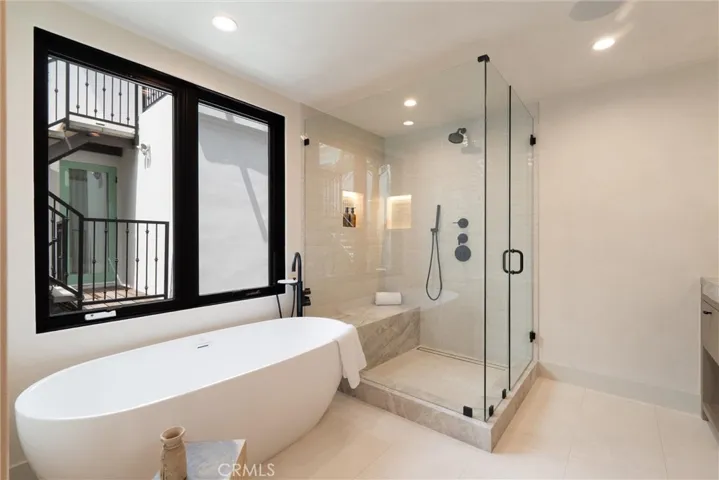 409 Crest Drive, Manhattan Beach, California 90266
