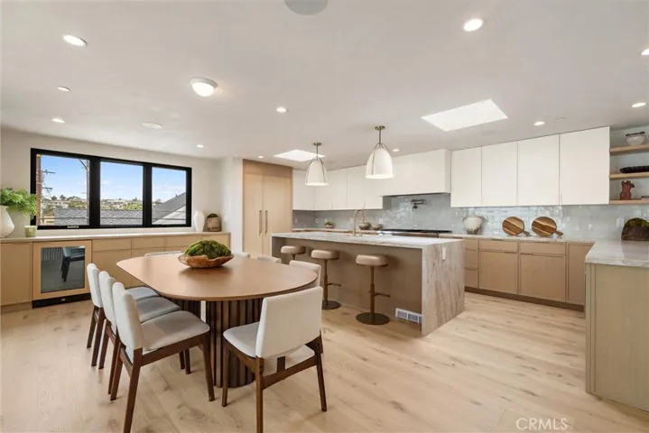 409 Crest Drive, Manhattan Beach, California 90266