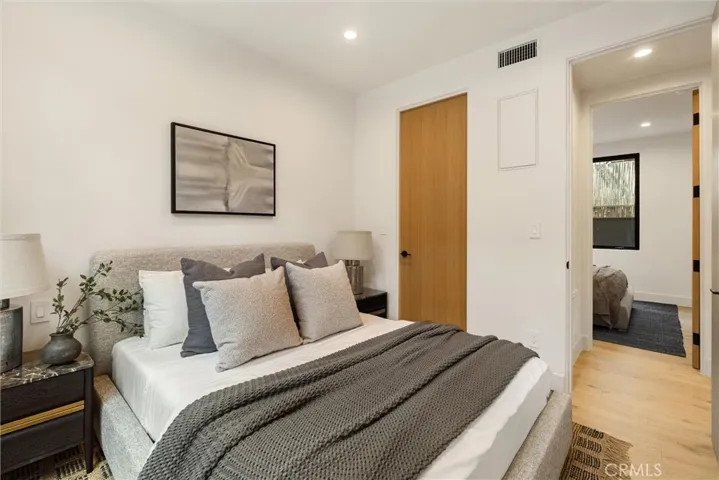 409 Crest Drive, Manhattan Beach, California 90266