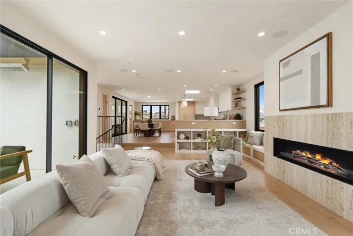 409 Crest Drive, Manhattan Beach, California 90266