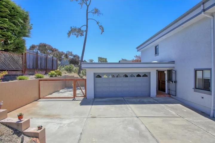 2098 Oxford Avenue, Cambria, California 93428
