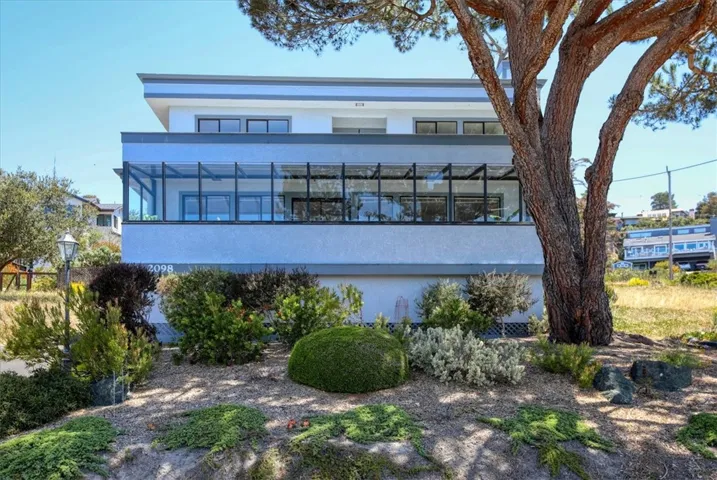 2098 Oxford Avenue, Cambria, California 93428