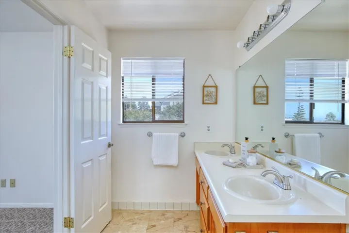 2098 Oxford Avenue, Cambria, California 93428