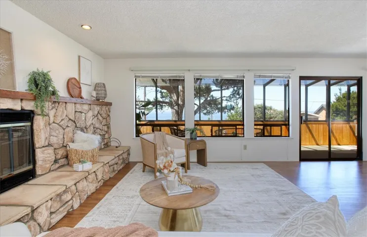 2098 Oxford Avenue, Cambria, California 93428