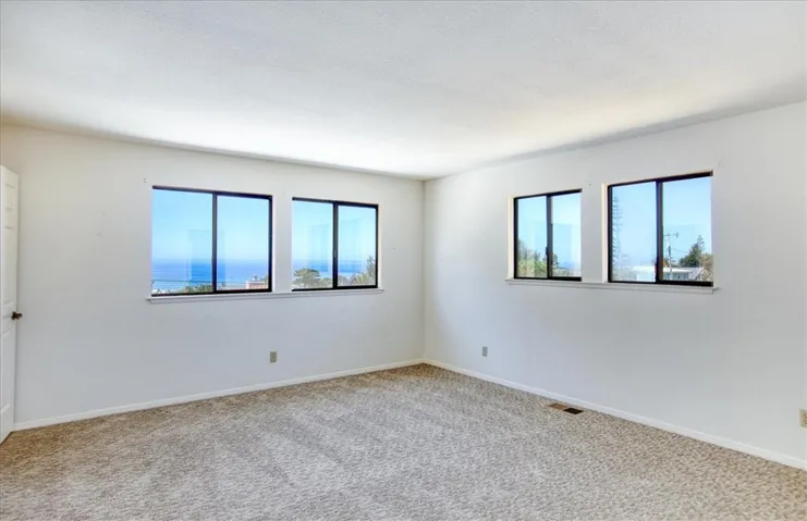 2098 Oxford Avenue, Cambria, California 93428