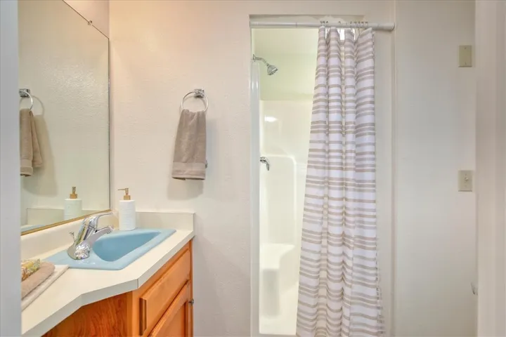 2098 Oxford Avenue, Cambria, California 93428