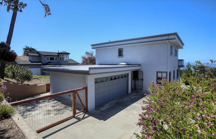 2098 Oxford Avenue, Cambria, California 93428