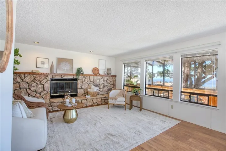 2098 Oxford Avenue, Cambria, California 93428
