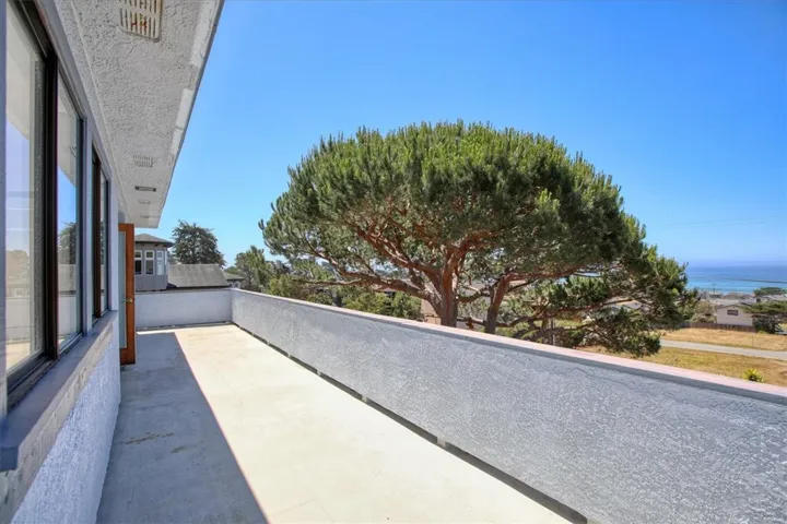 2098 Oxford Avenue, Cambria, California 93428