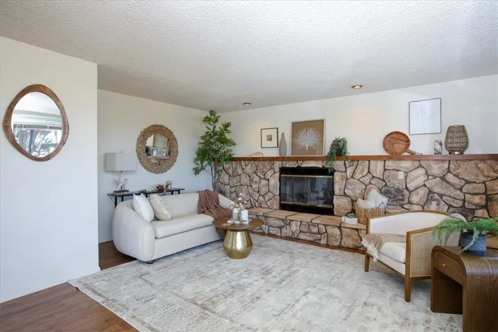 2098 Oxford Avenue, Cambria, California 93428