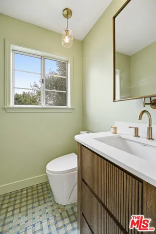Fully Renovated Powder Room