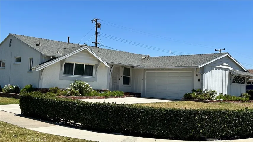Corner of 2 Culdesac streets