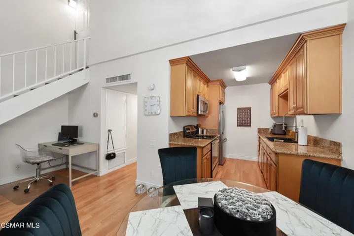 5460 White Oak Ave Encino-4