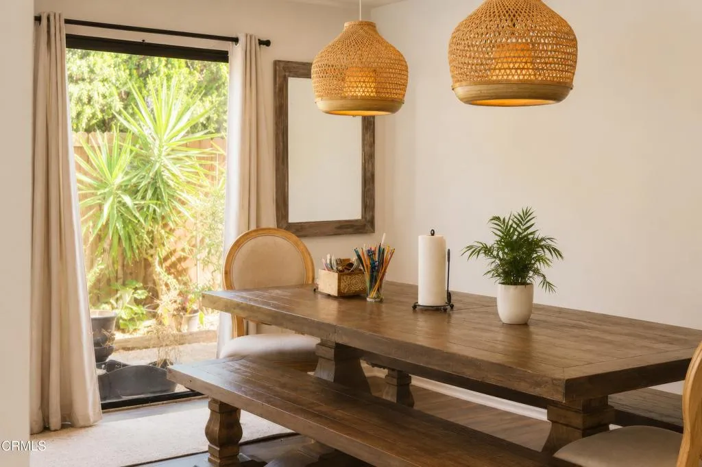 Dining area 2