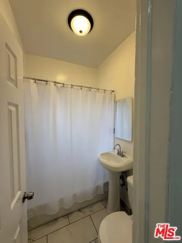 738 New Hampshire Avenue 207, Los Angeles, California 90005