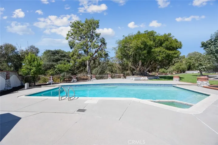 16417 Knollwood Drive, Granada Hills, California 91344