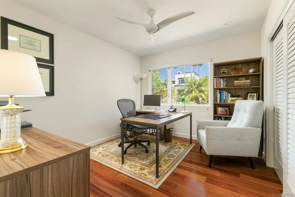 3rd bedroom currently used as home office