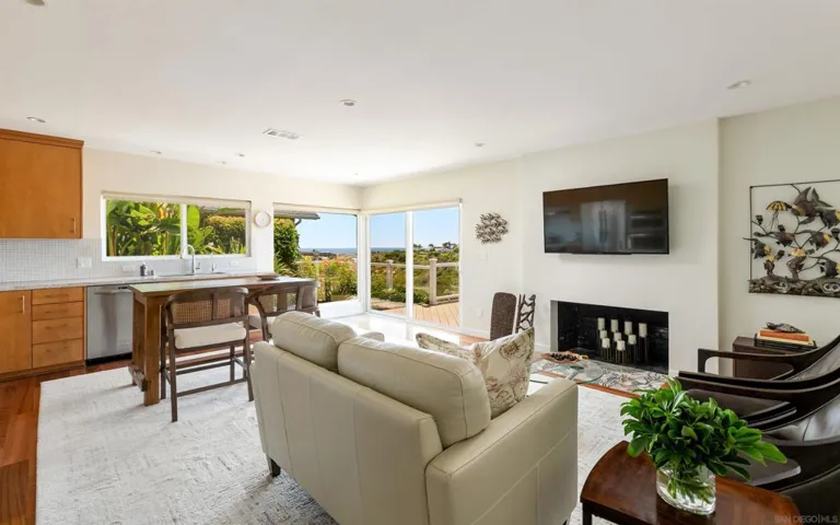 Ocean and canyon views from the kitchen/family area