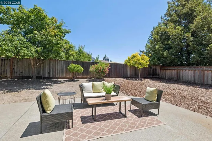 2724 De La Briandais Ct, Pinole, California 94564