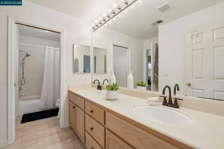 2724 De La Briandais Ct, Pinole, California 94564