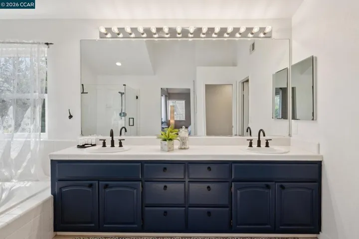 2724 De La Briandais Ct, Pinole, California 94564