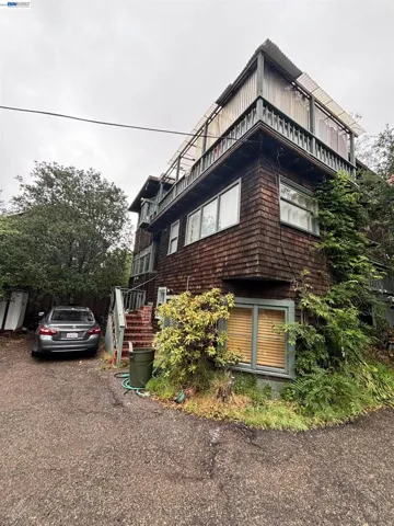 2610 College Ave, Berkeley, California 94704