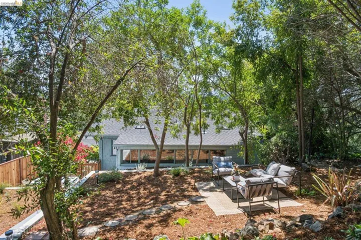 3042 Carlsen St, Oakland, California 94602
