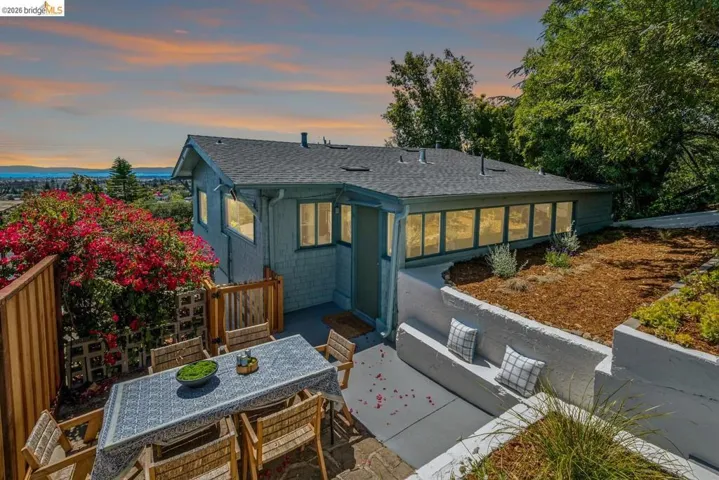 3042 Carlsen St, Oakland, California 94602