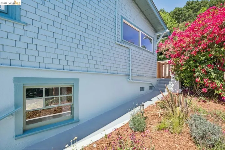3042 Carlsen St, Oakland, California 94602