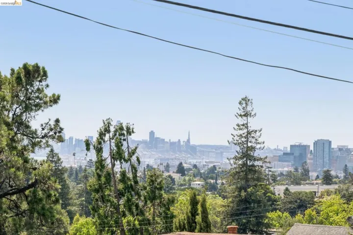 3042 Carlsen St, Oakland, California 94602