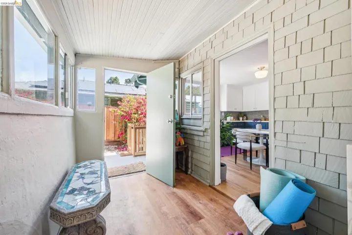 3042 Carlsen St, Oakland, California 94602