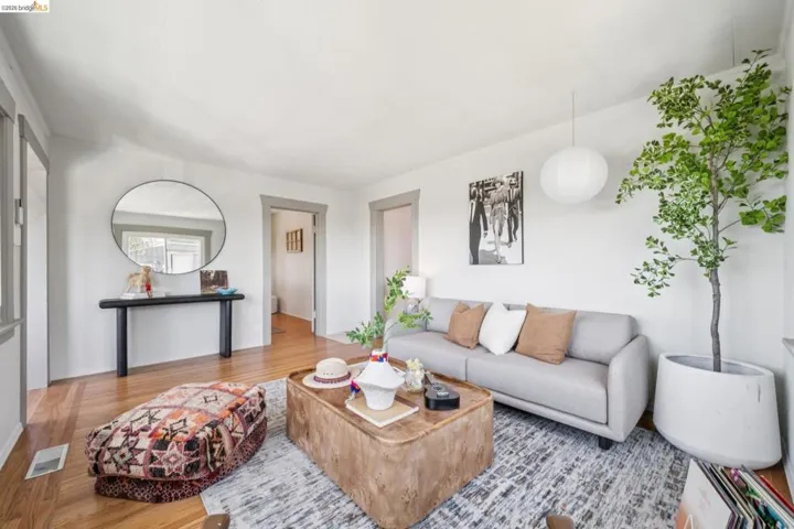 3042 Carlsen St, Oakland, California 94602